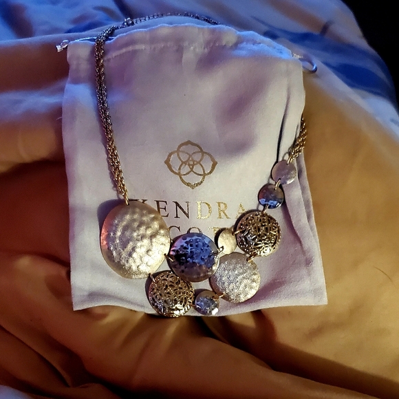 ❗️SOLD❗️Kendra Scott Lena Bib Gold Necklace - Picture 2 of 4